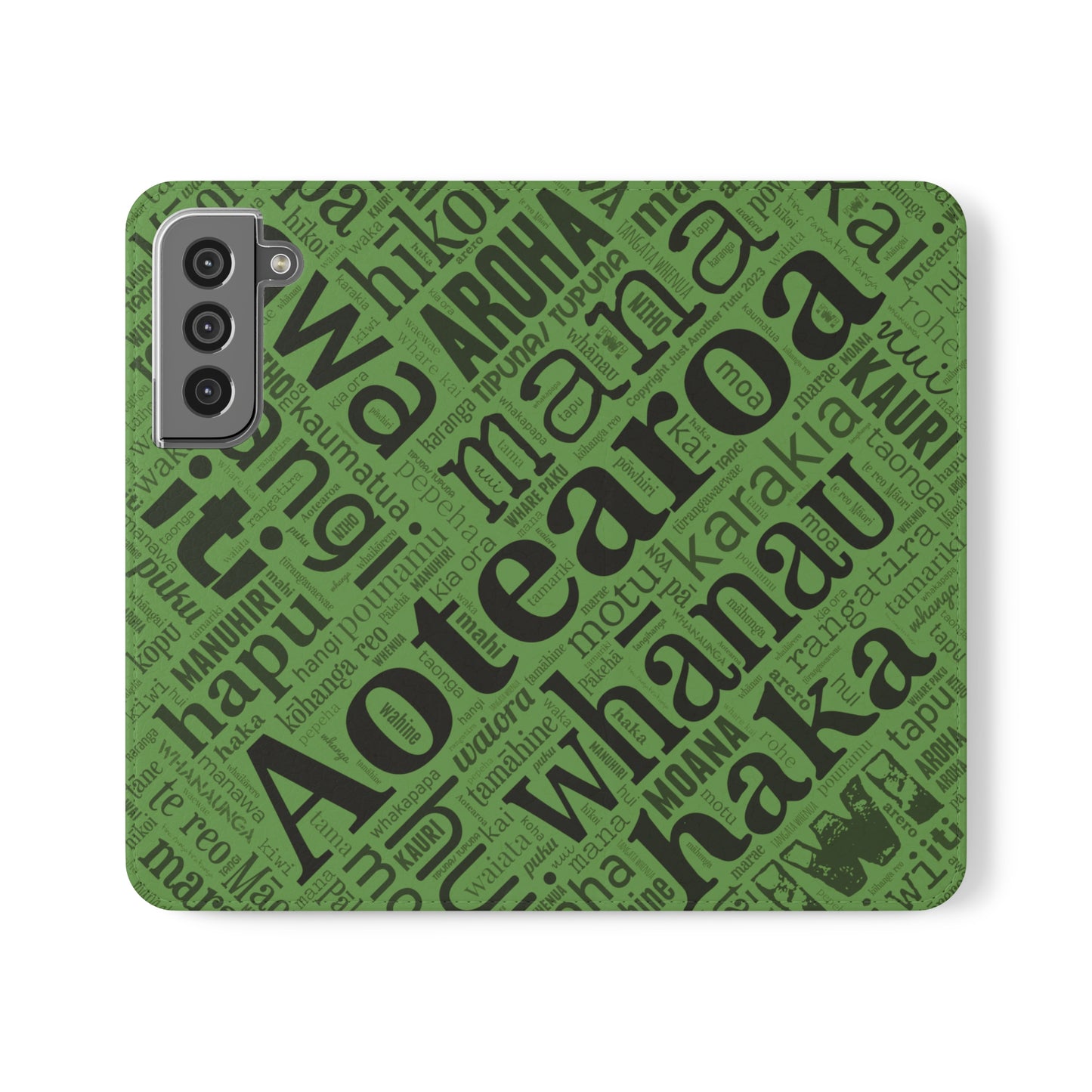 Green Māori Word Art Flip Cases