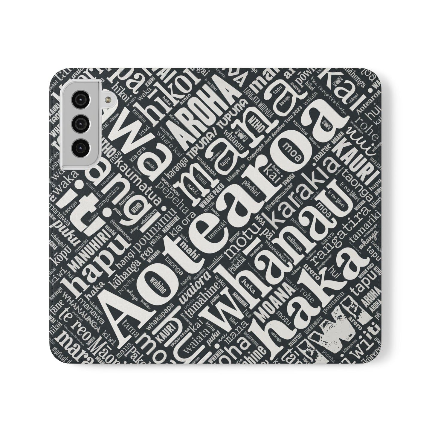 Black Māori Word Art Flip Cases