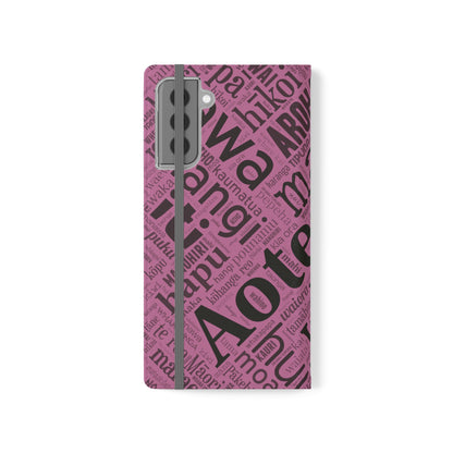 Pink Māori Word Art Flip Cases