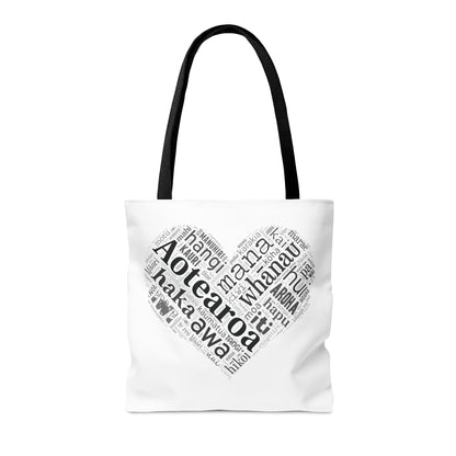 Māori Word Art Heart Tote Bag