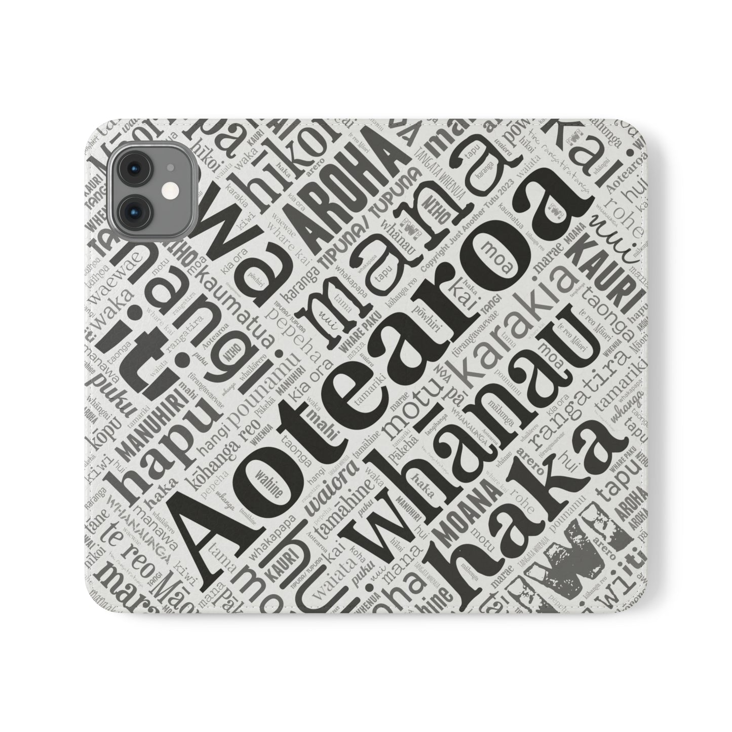 White Māori Word Art Flip Cases