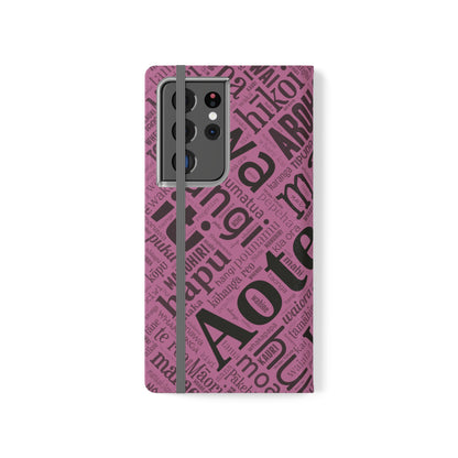 Pink Māori Word Art Flip Cases