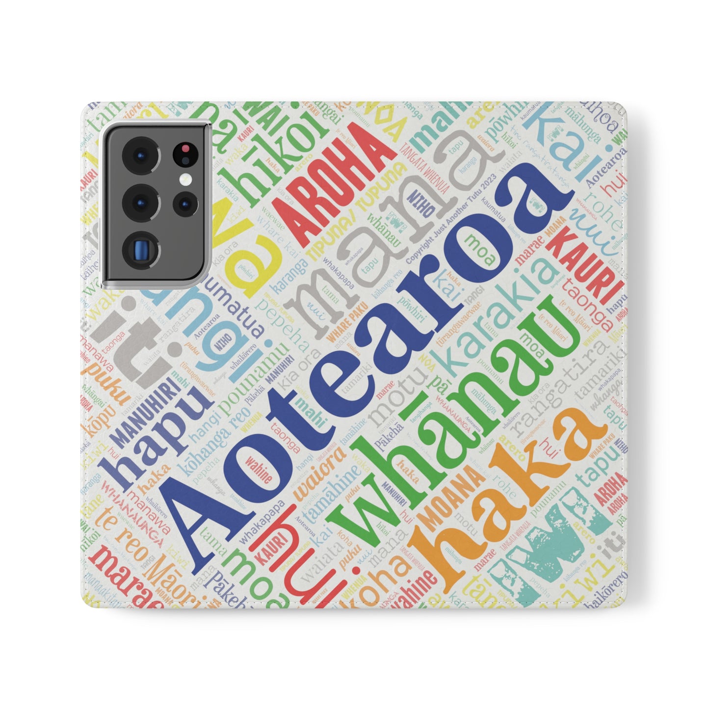 Rainbow White Māori Word Art Flip Cases