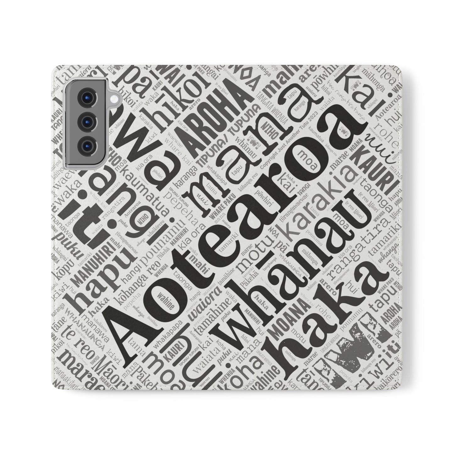 White Māori Word Art Flip Cases