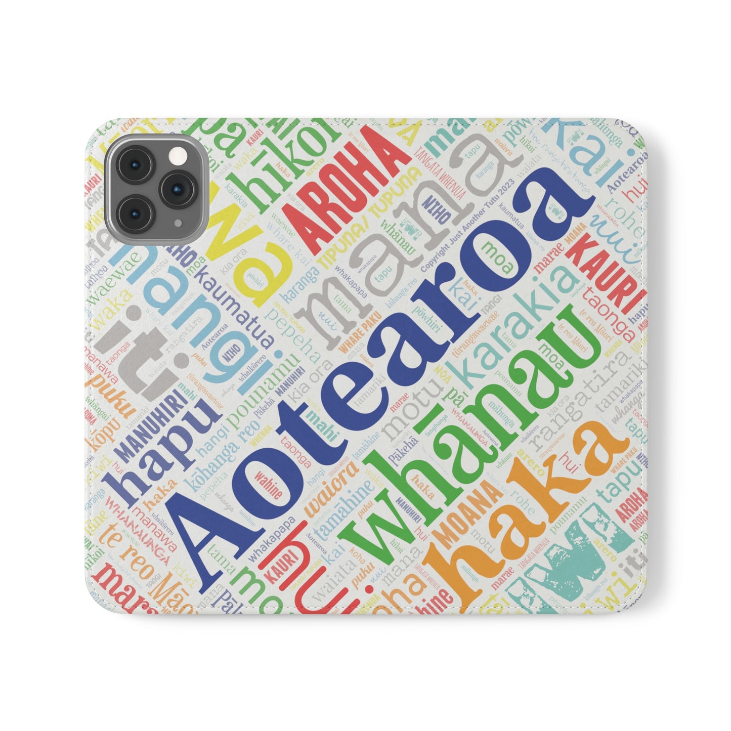 Rainbow White Māori Word Art Flip Cases